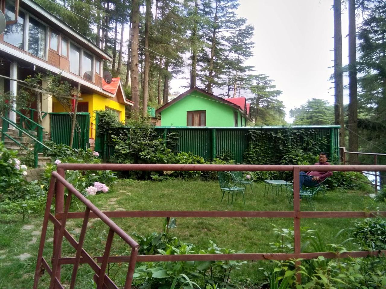 Huts Hotel Patnitop Buitenkant foto