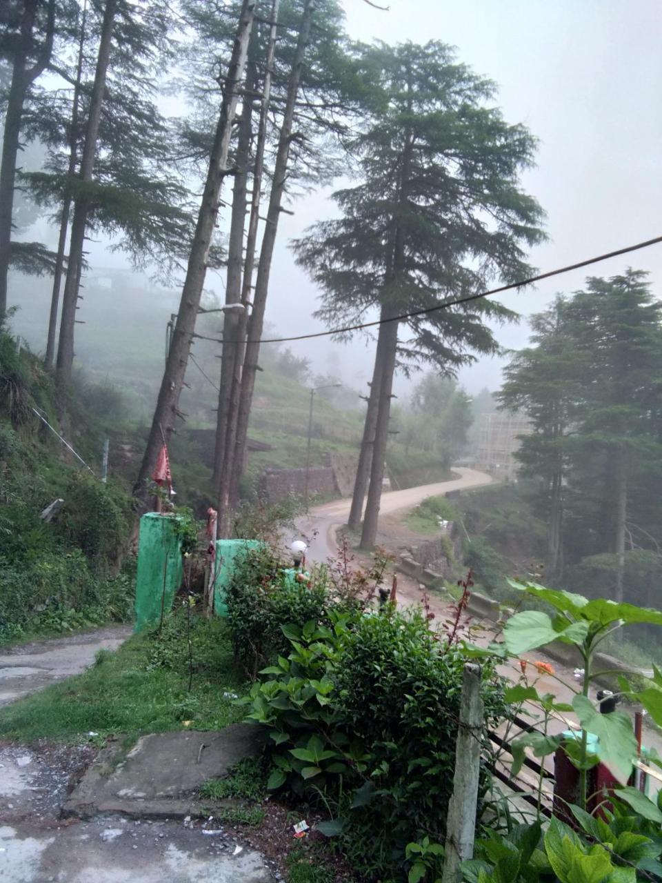 Huts Hotel Patnitop Buitenkant foto